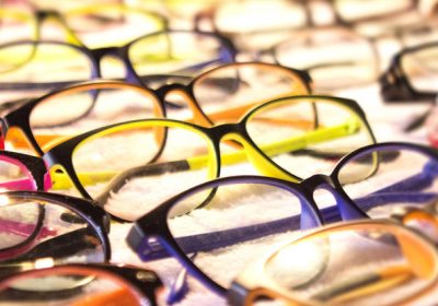 Many-pairs-of-glasses-on-a-table-new-spotlight-size